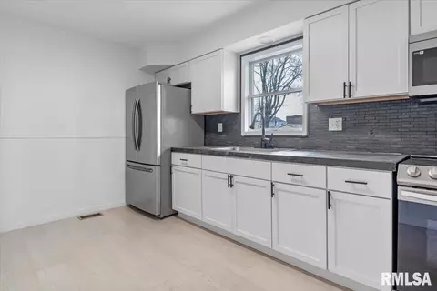 1436 N 8th St, Springfield, IL 62702 photo 10