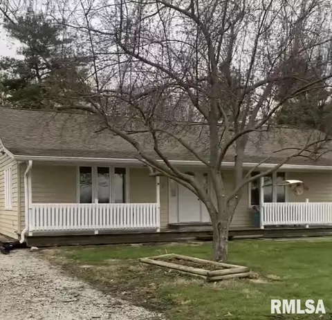 2 Brandon Ln, Nokomis, IL 62075