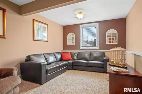Living - 4092 Highbury Dr, Springfield, IL 62711 photo 12 of 13