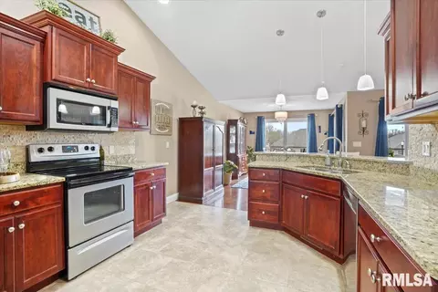 Kitchen - 4092 Highbury Dr, Springfield, IL 62711 photo 3 of 3