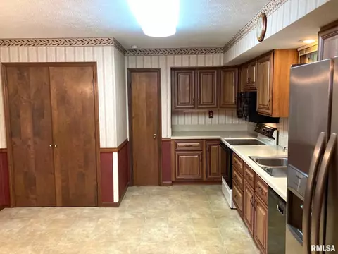 2617 Cardifs Ave, Springfield, IL 62704 photo 9