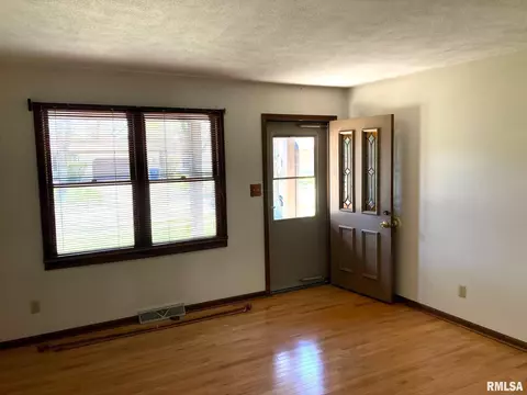 2617 Cardifs Ave, Springfield, IL 62704 photo 4