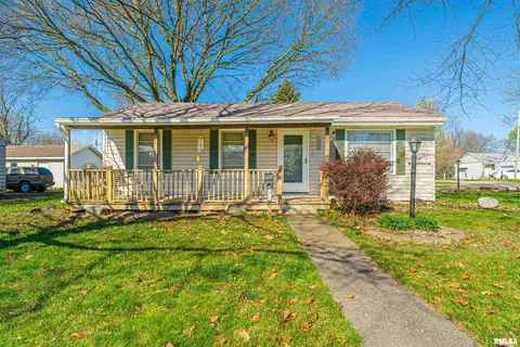 221 N Madison St, Lincoln, IL 62656
