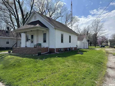 139 N Hobson St, Virden, IL 62690