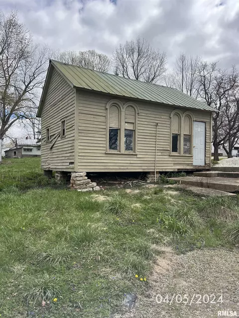 103 E Louden St, Barry, IL 62312 photo 25
