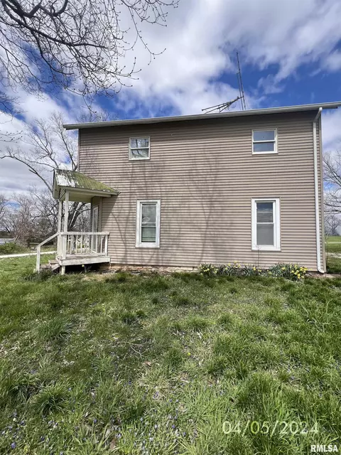 103 E Louden St, Barry, IL 62312 photo 21
