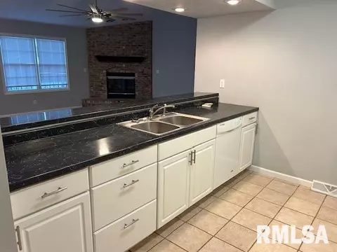 3805 Bluestem Ct, Springfield, IL 62712 photo 8