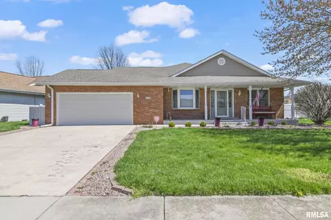 4300 Benjamin Dr, Springfield, IL 62703