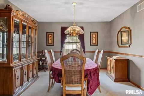 Dining - 3955 Guilford Dr, Springfield, IL 62711 photo 1 of 4