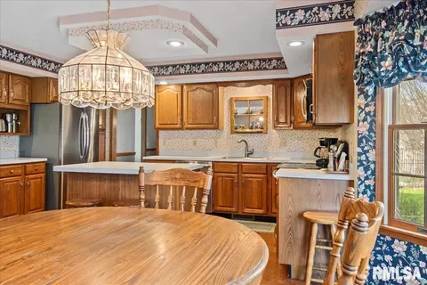 Kitchen - 3955 Guilford Dr, Springfield, IL 62711 photo 1 of 2