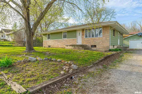 920 Lake St, Lincoln, IL 62656