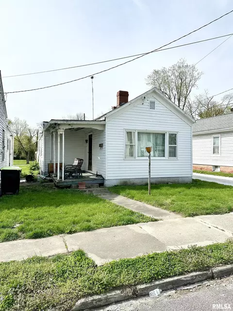 321 E Beecher Ave, Jacksonville, IL 62650