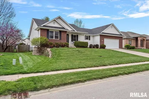 809 Cherokee Dr, Springfield, IL 62711 photo 2