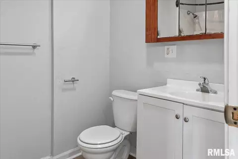 931 N 3rd St, Springfield, IL 62702 photo 14