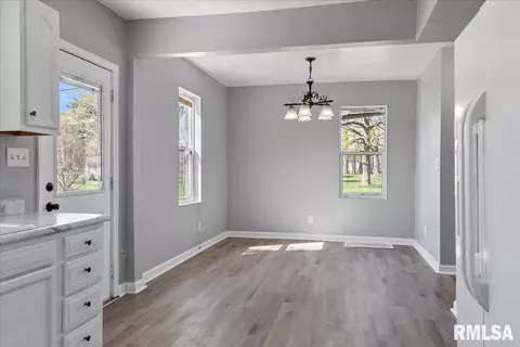 931 N 3rd St, Springfield, IL 62702 photo 10