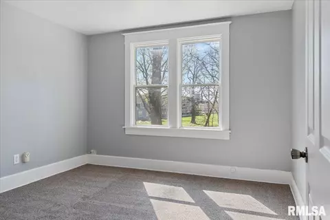 931 N 3rd St, Springfield, IL 62702 photo 16