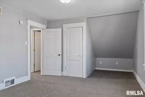 931 N 3rd St, Springfield, IL 62702 photo 11