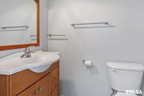 931 N 3rd St, Springfield, IL 62702 photo 5