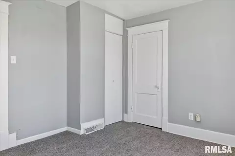 931 N 3rd St, Springfield, IL 62702 photo 15