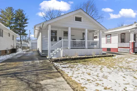 Exterior - 2025 S Lowell Ave, Springfield, IL 62704 photo 5 of 16