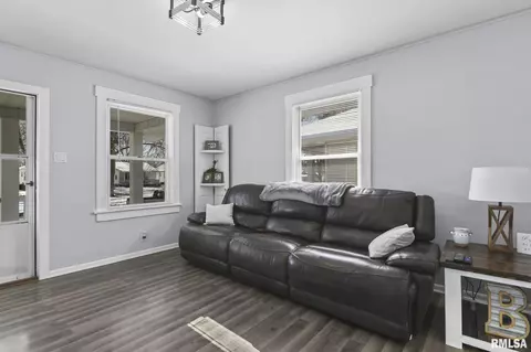 Living - 2025 S Lowell Ave, Springfield, IL 62704 photo 3 of 4