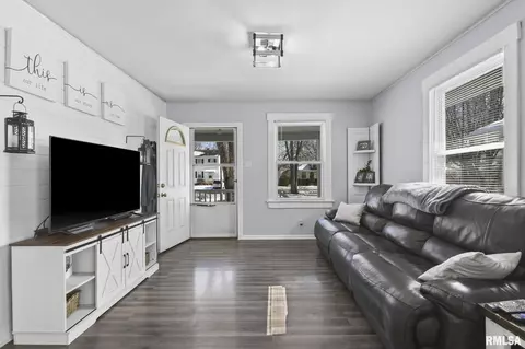 Living - 2025 S Lowell Ave, Springfield, IL 62704 photo 1 of 4