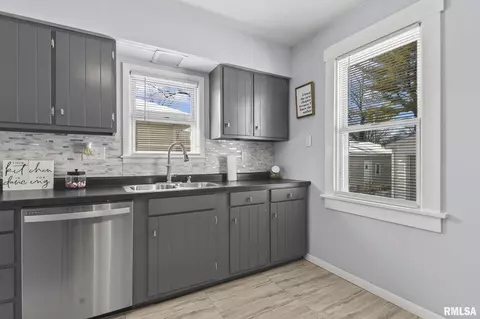 Kitchen - 2025 S Lowell Ave, Springfield, IL 62704 photo 1 of 3