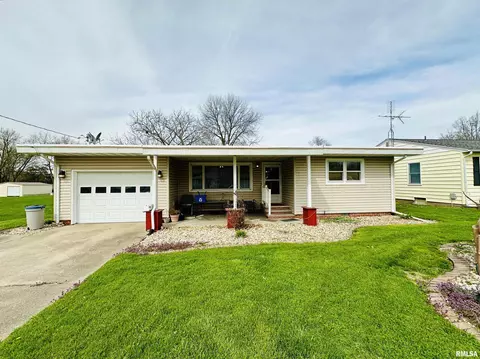 606 S Prairie St, Knoxville, IL 61448