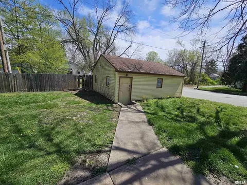 2028 Renfro St, Springfield, IL 62703 photo 4