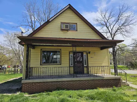 2028 Renfro St, Springfield, IL 62703