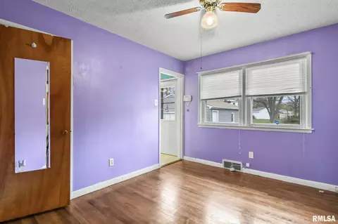 Bedroom - 3612 Stanton St, Springfield, IL 62703 photo 3 of 4