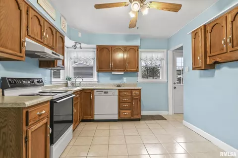 Kitchen - 3612 Stanton St, Springfield, IL 62703 photo 1 of 3