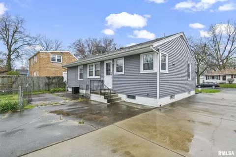 Exterior - 3612 Stanton St, Springfield, IL 62703 photo 7 of 7