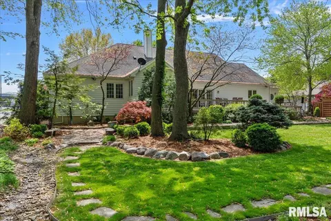 Exterior - 2921 Cider Mill Ln, Springfield, IL 62702 photo 9 of 13