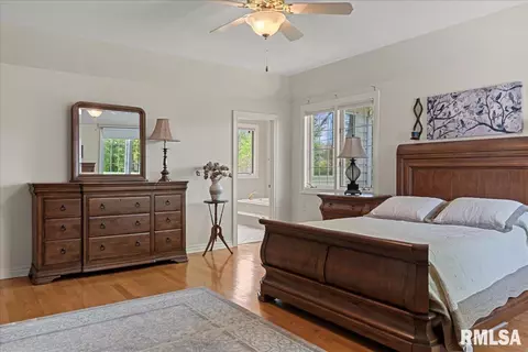 Bedroom - 2921 Cider Mill Ln, Springfield, IL 62702 photo 4 of 8