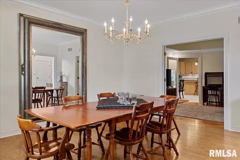 Dining - 2921 Cider Mill Ln, Springfield, IL 62702 photo 5 of 6