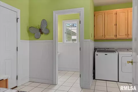 Kitchen - 2921 Cider Mill Ln, Springfield, IL 62702 photo 9 of 10