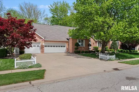 Exterior - 2921 Cider Mill Ln, Springfield, IL 62702 photo 2 of 13