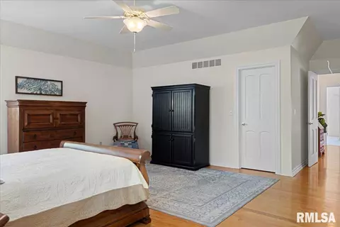 Bedroom - 2921 Cider Mill Ln, Springfield, IL 62702 photo 2 of 8
