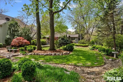 Exterior - 2921 Cider Mill Ln, Springfield, IL 62702 photo 10 of 13