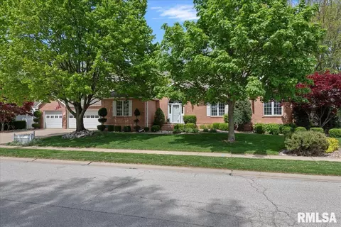 Exterior - 2921 Cider Mill Ln, Springfield, IL 62702 photo 4 of 13