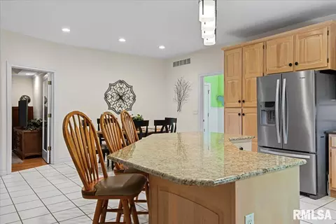 Kitchen - 2921 Cider Mill Ln, Springfield, IL 62702 photo 7 of 10
