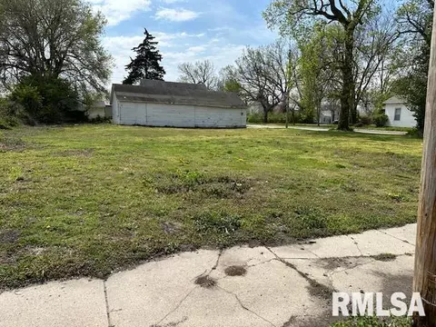 407 E Douglas Ave, Jacksonville, IL 62650