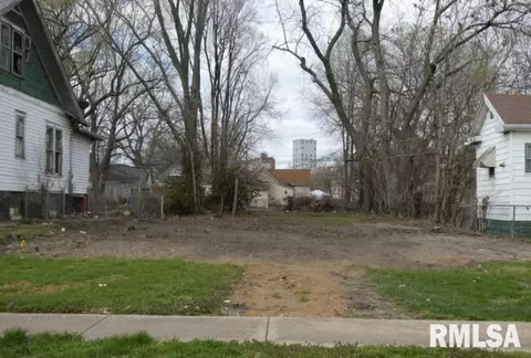 1523 E Carpenter St, Springfield, IL 62702 photo 2