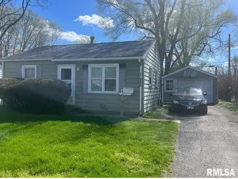 21 Hedge Dr, Springfield, IL 62702 photo 2