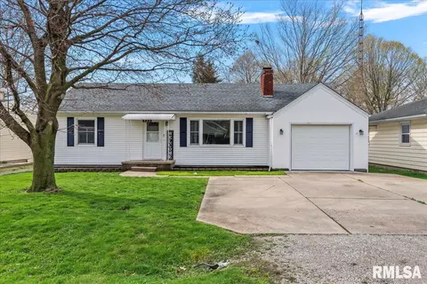 524 E Mill St, Rochester, IL 62563