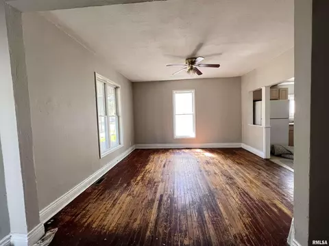 2205 S 12th St, Springfield, IL 62703 photo 3