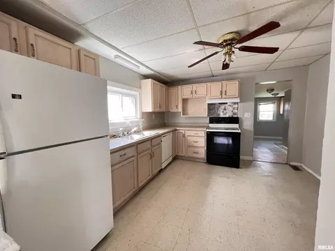 2205 S 12th St, Springfield, IL 62703 photo 7