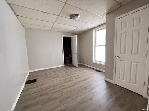 2205 S 12th St, Springfield, IL 62703 photo 5
