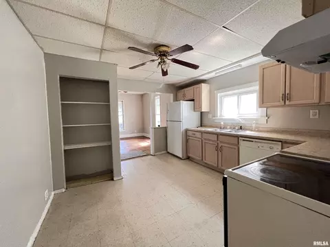 2205 S 12th St, Springfield, IL 62703 photo 9